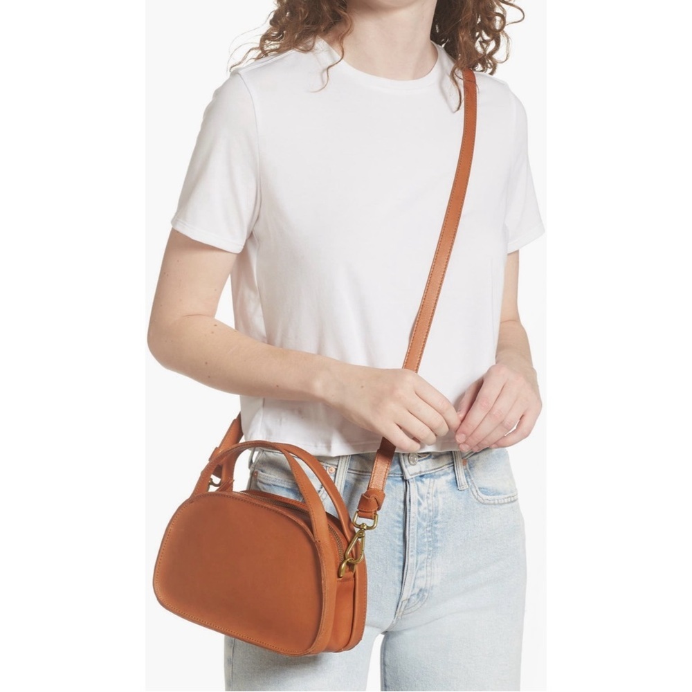Madewell the Sydney Zip Top Crossbody Bag in Burnished Caramel